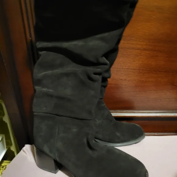 Kids Black Knee-High Boots - Picture 3 of 6